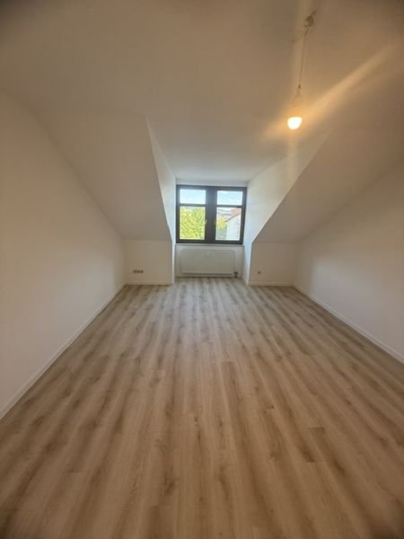 2-Zimmerwohnung mit ca. 56 qm, Küchenzeile und TG-Stellplatzellplatz ab sofort zu vermieten